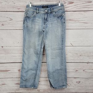 White House Black Market Blanc light wash low rise cropped jeans